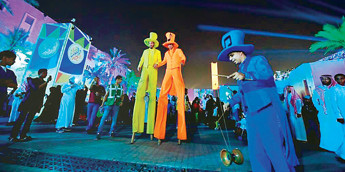  «قبة السعادة» في منطقة قصر الحكم تجتذب الزوار خلال احتفال العيد