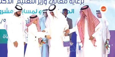 طالبٌ من تعليم المدينة المنورة يفوز في «تحدي القراءة العربي» 