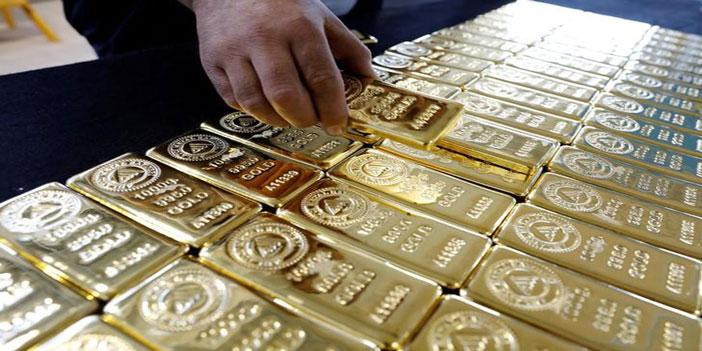 الذهب يتراجع وسط تلميحات بنوك مركزية للتشديد النقدي 
