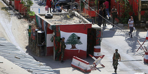 القوى الفلسطينية بعين الحلوة تسلِّم إرهابياً للأمن اللبناني 