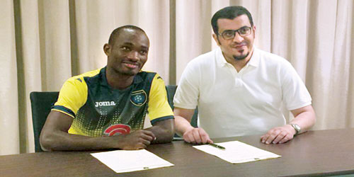  البوروندي سيدريك يوقع على عقد انتقاله للتعاون بحضور القاسم