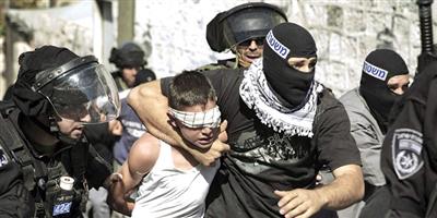 قوات الاحتلال تعتقل سبعة فلسطينيين من محافظات عدة 