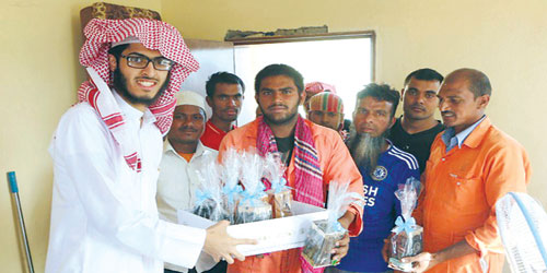  مبادرة «عيدنا عيدهم» تعايد عمال النظافة