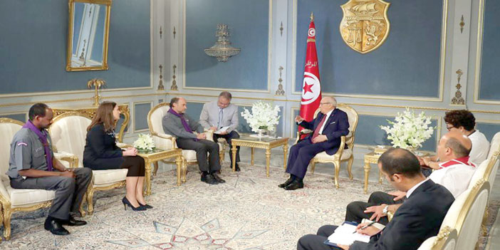  الرئيس التونسي خلال استقبال رئيس اللجنة الكشفية العالمية