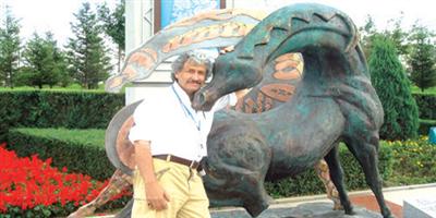 كمال المعلم يشارك في المعرض الدولي للرسم والنحت بالصين 