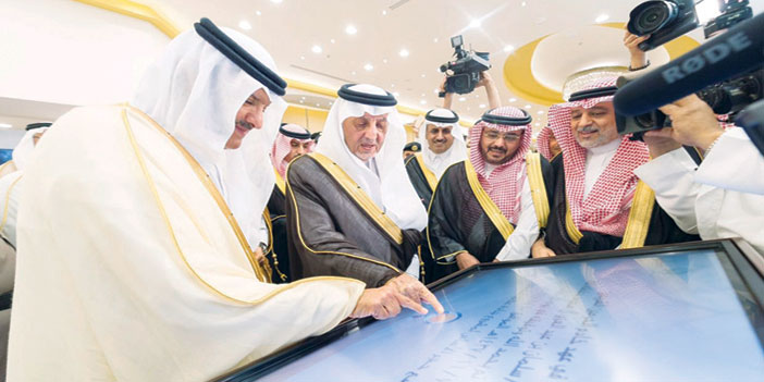  الأمير خالد الفيصل يضع حجر الأساس لمشروع جادة المستقبل