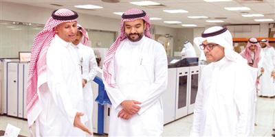 وزير الاتصالات وتقنية المعلومات يزور البريد السعودي ويثمن الخدمات المقدمة 