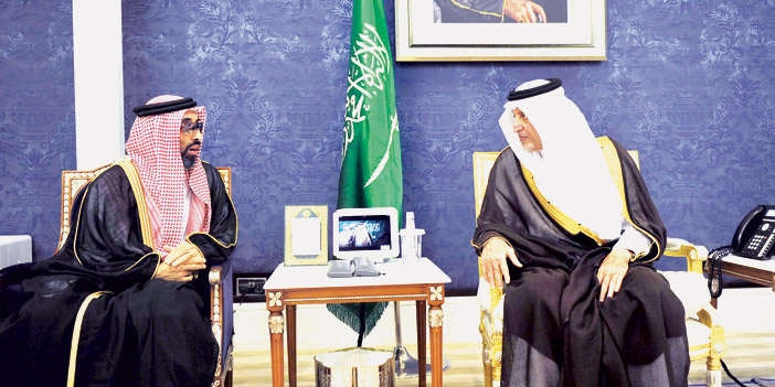  الأمير خالد الفيصل يتلقى تعازي الشيخ طحنون بن زايد