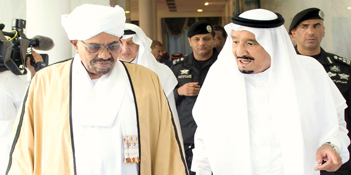  خادم الحرمين لدى استقباله الرئيس السوداني