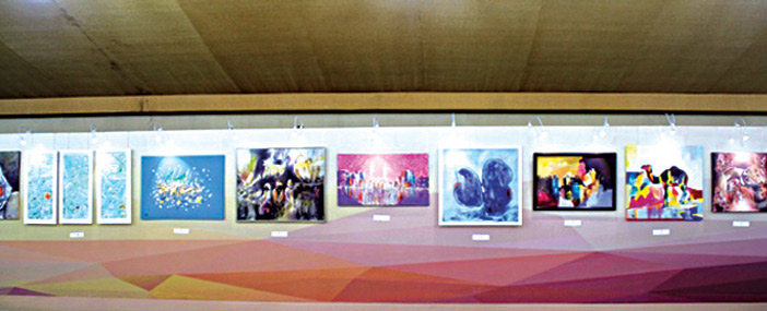  لقطات من مشاركات الفنون التشكيلية في سوق عكاظ