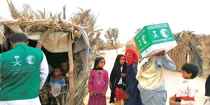  تقديم 4121 سلة غذائية لنازحي الجوف اليمنية