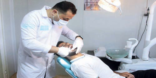 طب الأسنان في العيادات السعودية تقدم خدماتها لـ 250 سوريا بالزعتري 