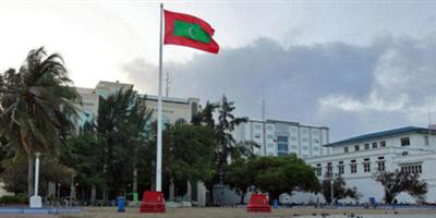 الجيش المالديفي يطوق البرلمان 