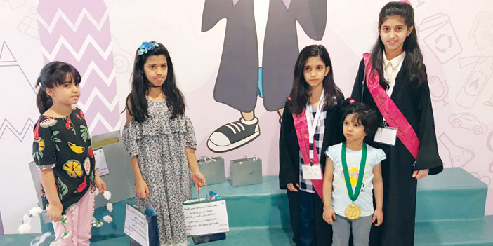  سفيرات العزم