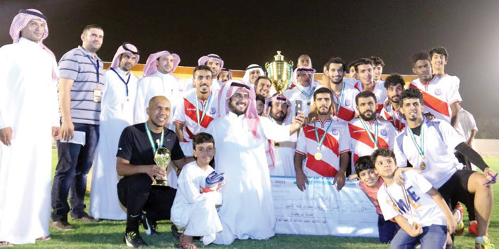 اختتام بطولة فهد المالك بالنادي العربي بعنيزة 