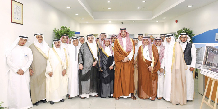  الأمير سعود بن خالد خلال زيارته لغرفة المدينة المنورة