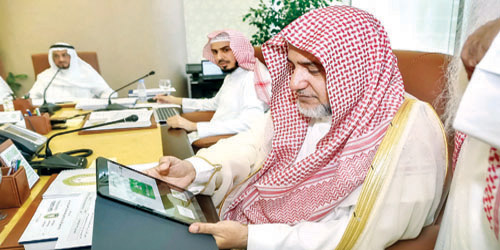 العقيل: الأكاديمية منصة إلكترونية مفتوحة للتعليم عن بعد 