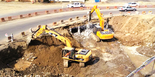  العمل جارٍ في مشاريع تصريف مياه الأمطار بعسير
