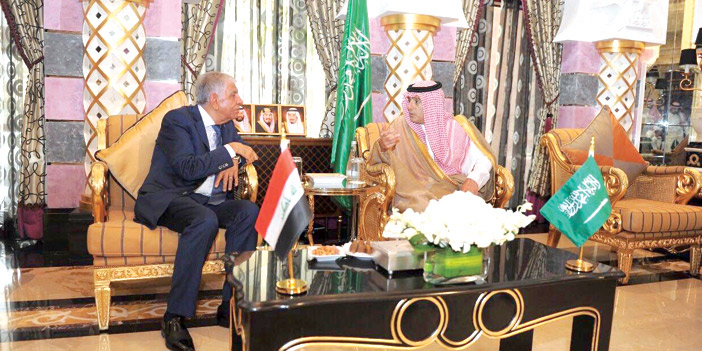  معالي وزير الخارجية خلال استقباله وزير النفط العراقي