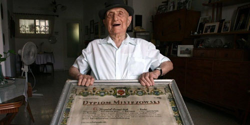 وفاة أكبر رجل معمر في العالم عن 113 عامًا 