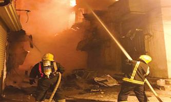 مباشرة حريق في 4 مبان في «جدة التاريخية» 