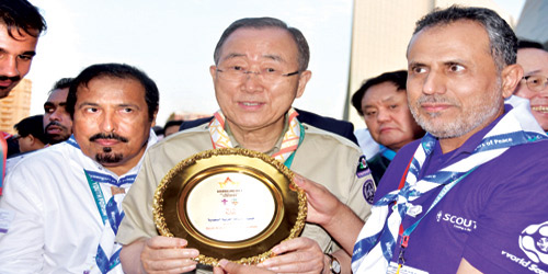  الفهد يكرم بان كي مون خلال زيارته الجمعية