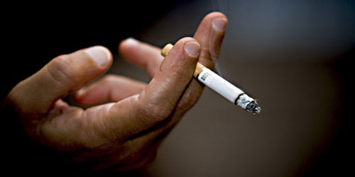 التدخين يؤدي إلى تساقط الشعر 