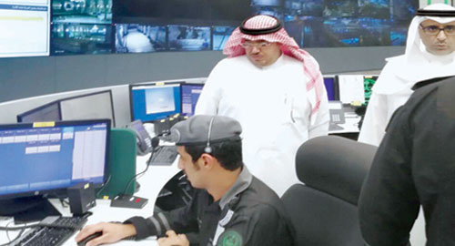  الدكتور القحطاني أثناء الزيارة