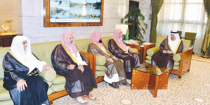  أمير منطقة الرياض يستقبل رئيس المحكمة العليا ورئيس هيئة الأمر بالمعروف
