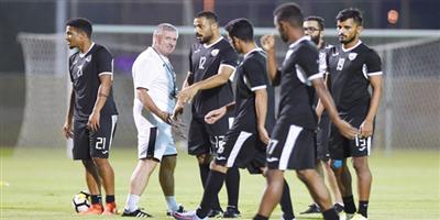 الشباب يفاضل بين زلاتكو وانجوس 