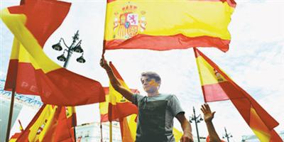 الحكومة الإسبانية تقتحم مراكز الاقتراع وتطالب قادة كاتالونيا بوقف الاستفتاء 
