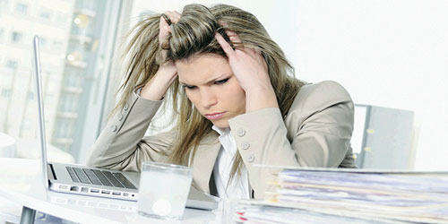 8 أسباب تدفع الأذكياء إلى التصرف بغباء! 