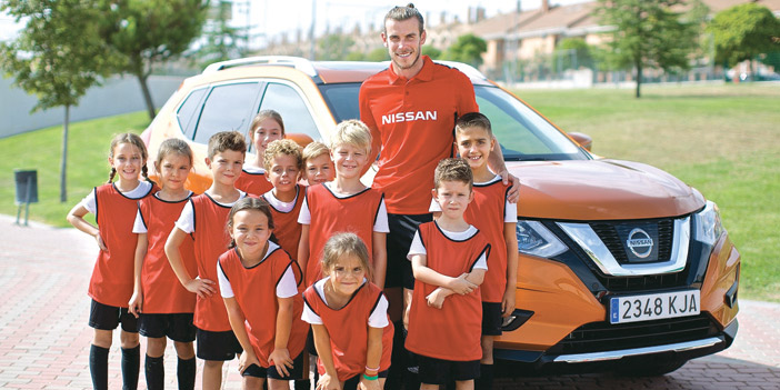  اللاعب غاريث بيل مع الطلاب