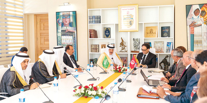  سمو الأمير سلطان بن سلمان ومعالي وزير السياحة التونسي أثناء اللقاء