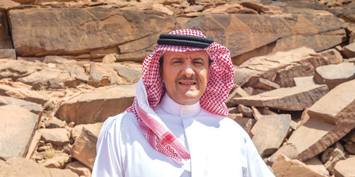  الأمير سلطان بن سلمان في موقع  الشويمس الأثري