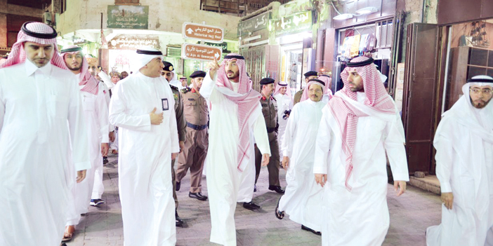  الأمير عبدالله بن بندر خلال الجولة