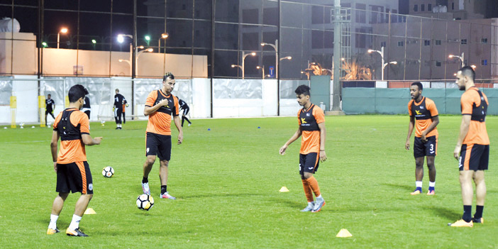  بالعمري عاد لتدريبات الشباب