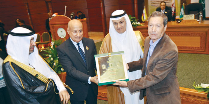 الفائزون بجائزة المملكة للإدارة البيئية يتقدمون بالشكر لخادم الحرمين على توسيع نطاقها الإسلامي 