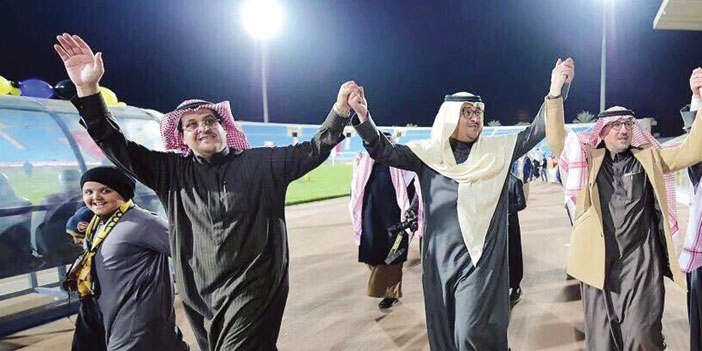  القاسم مع أعضاء المجلس التنفيذي