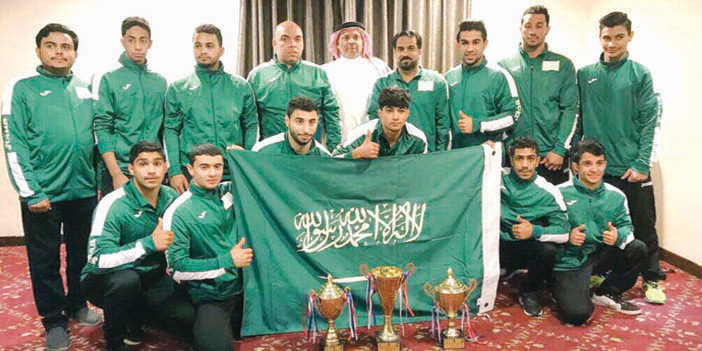  أبطال الأخضر في الأثقال