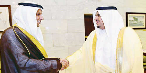 الأمير محمد بن عبدالرحمن يستقبل الرئيس التنفيذي لمجموعة الدكتور سليمان الحبيب 