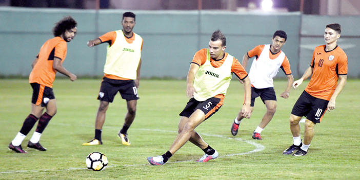  ابن يطو أبدى جاهزية تامة للقاء الهلال