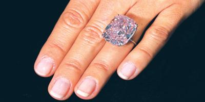 خاتم من الماس الوردي 