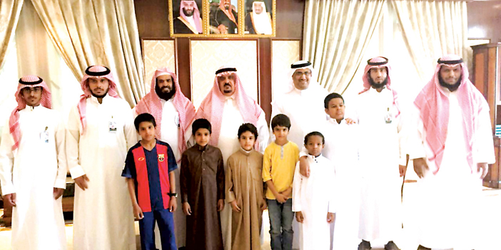  المحافظ مع وفد الجمعية