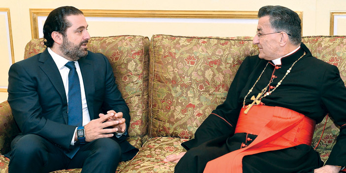  الحريري خلال اجتماعه مع البطريرك بشارة الراعي في منزله بالرياض