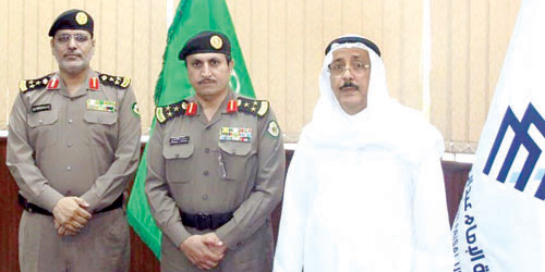  خلال توقيع عقد مدرسة القيادة