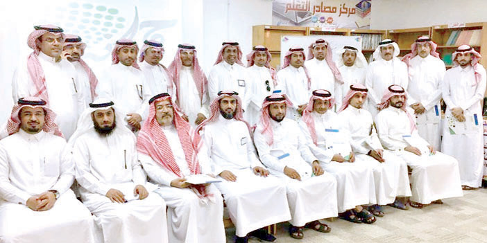  عدد من المشاركين في البرنامج التدريبي