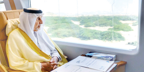  الأمير خالد الفيصل مستقبلاً رحلة قطار الحرمين