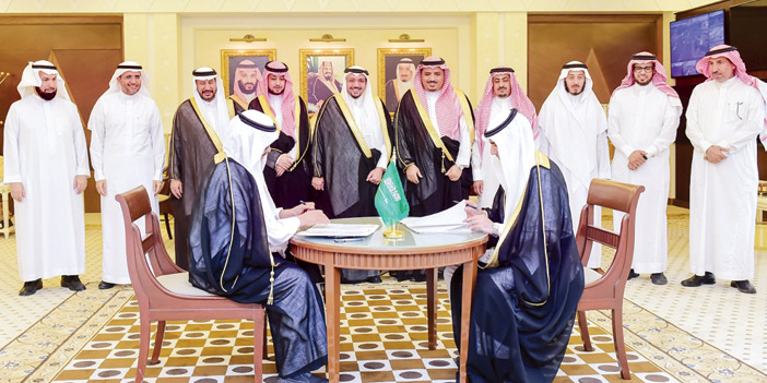  لقطتان من رعاية سموه وحضور سمو نائبه لمذكرة التعاون