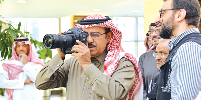 رئيس وكالة الأنباء السعودية يدشن أحدث كاميرات التصوير في واس 